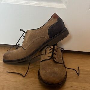 Johnston & Murphy Tan and Brown Oxford Sheepskin Shoes, Size 10